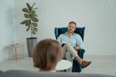 θεραπευτής μαθαίνει από τον θεραπευόμενό του