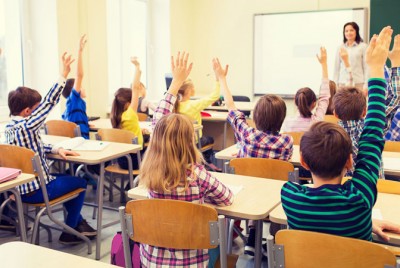 μικρότερα παιδιά σε μια τάξη διαγιγνώσκονται με ΔΕΠ-Υ
