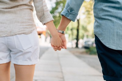 ζευγάρι που η σύζυγός υποφέρει από άγχος και κατάθλιψη