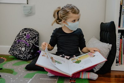 παιδί του οποίου ενισχύεται η ψυχοκοινωνική προσαρμογή κατά την επιστροφή στο σχολείο στην περίοδο της πανδημία COVID-19