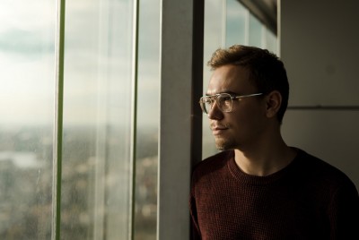 άνδρας θυμάται τα χρήσιμα μαθήματα από την εποχή του κορωνοϊού