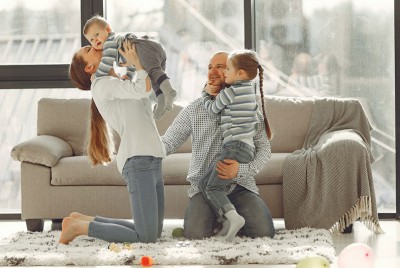 οικογένεια προστατεύει τον φυσικό της χώρο