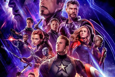 O captain America και άλλοι σούπερ ήρωες απεικονίζονται όλοι μαζί