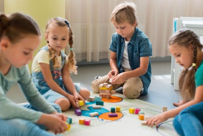 παιδια δυσκολεύονται να μοιραστούν τα παιχνίδια τους