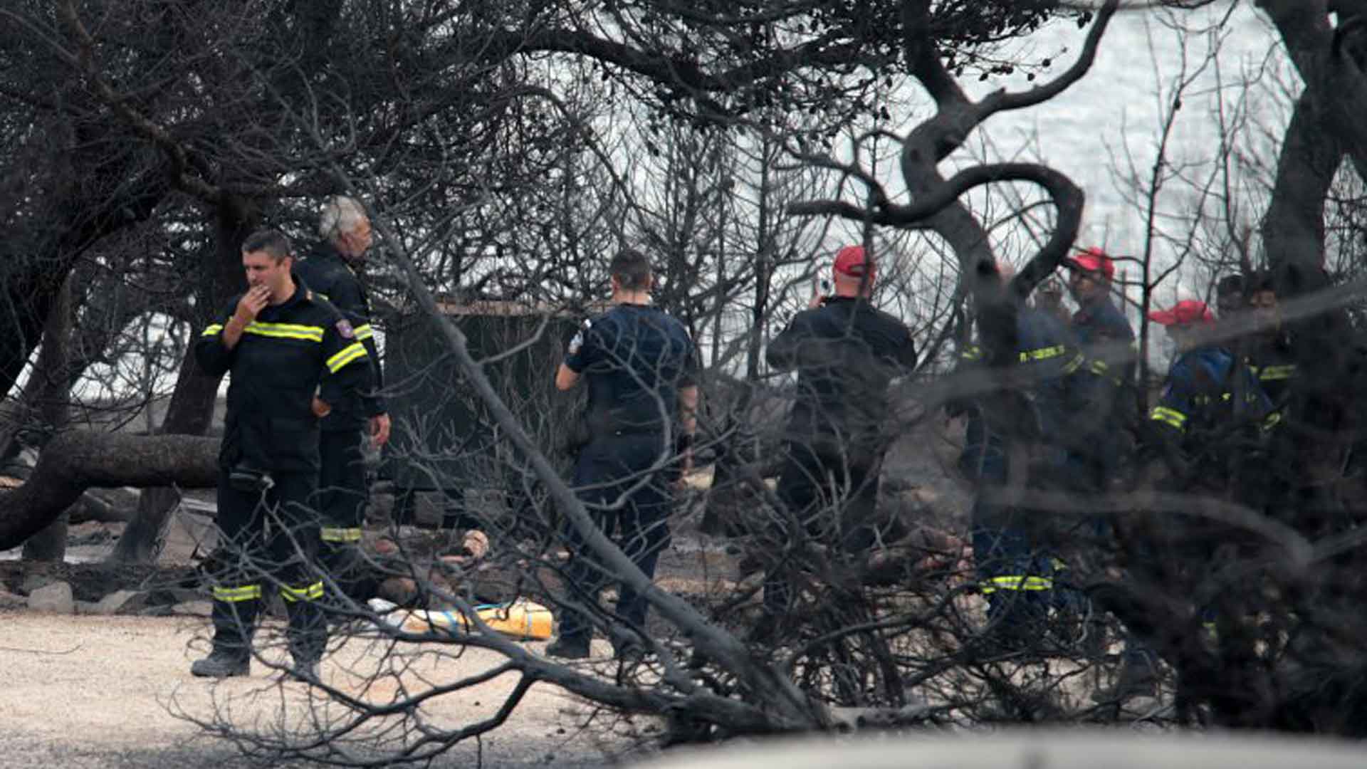 δύο χέρια που κρατούν το ένα το άλλο
