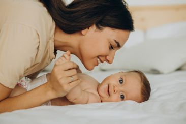 Επιλόχειος κατάθλιψη: Τι είναι, συμπτώματα & θεραπείες