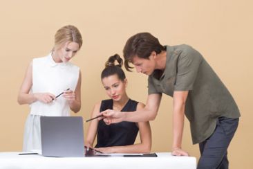 Η σχέση της διαμόρφωσης της ταυτότητας και της ψυχοπαθολογίας σε αναδυόμενους ενήλικες