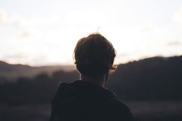 Για να ξεπεράσετε την κατάθλιψη μη σκέφτεστε θετικά, σκεφτείτε ευέλικτα