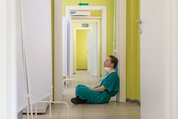 Οι ψυχοσυναισθηματικές δυσκολίες των ιατρών: Εξαρτήσεις
