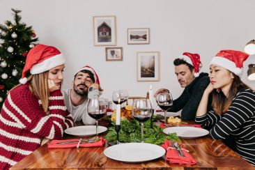 Πώς να περιορίσετε την επαφή με τοξικούς ανθρώπους μέσα στις γιορτές