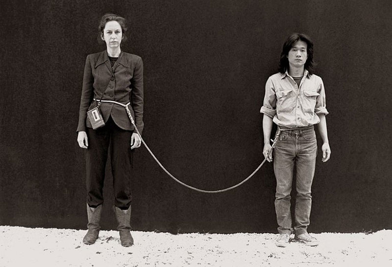 ο Tehching Hsieh δεμένος με την Linda Montano